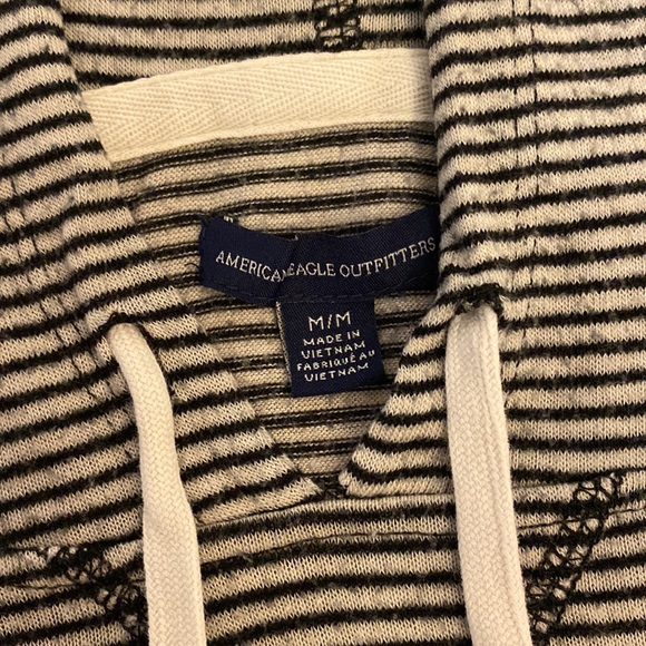 American Eagle Long Sleeve - Picture 2 of 4